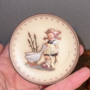 Goebel Hummel 4th Edition 3-1/4" Mini GOOSE‎ GIRL Plate #974 1974